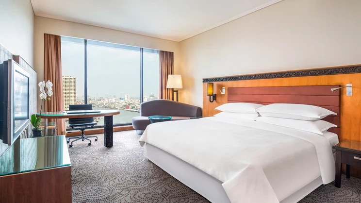 Royal Orchid Sheraton Hotel and Towers